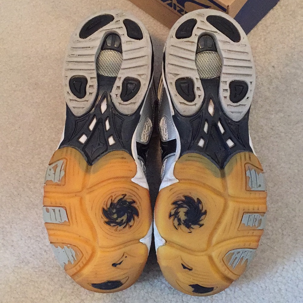 Mizuno Wave Lightning 5 Volleyball Shoes - Picture 4 of 5